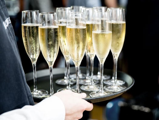 velkomstdrink-mousserende-vin