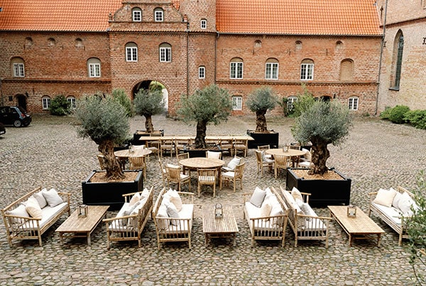 slotsgaard-ophold-udenfor